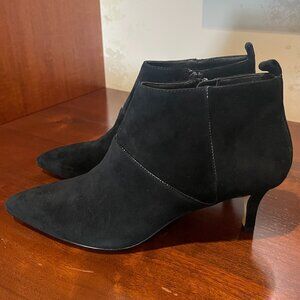 Donald Pliner Black Suede Pointed Toe Heeled Booties 8.5M
